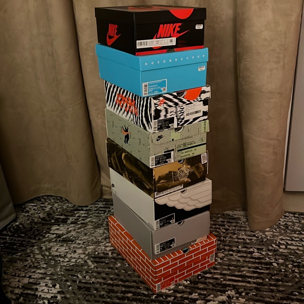 *AUTHENTIC NIKE BOXES/TISSUE PAPER/ETC.*
